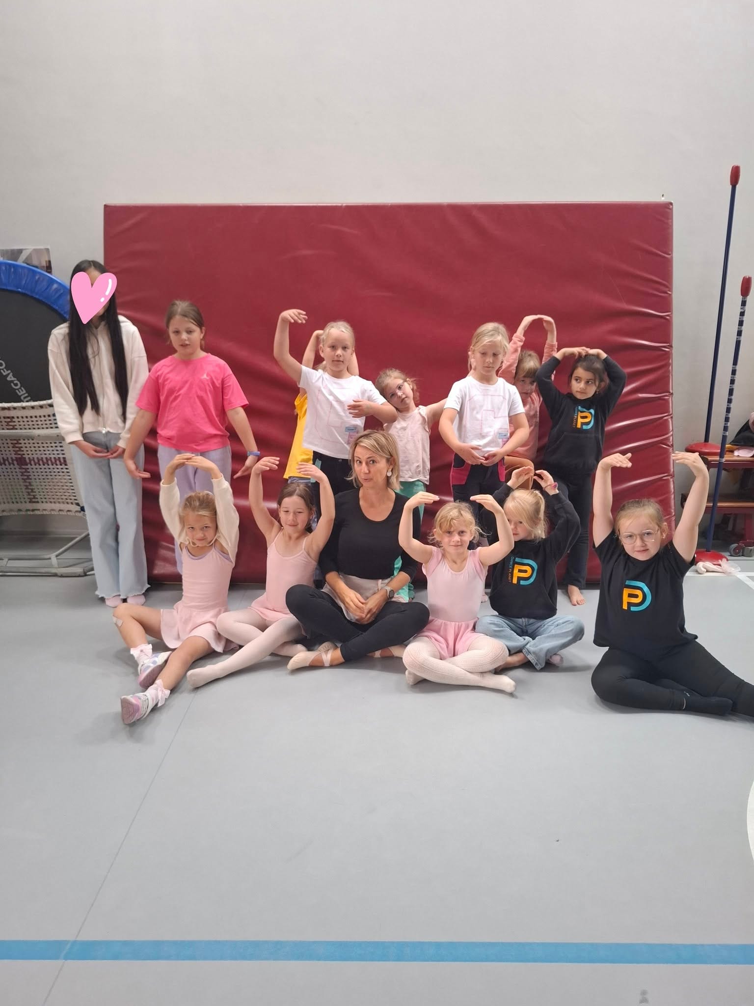 555514126_1180937490751492_1612827166871146661_n